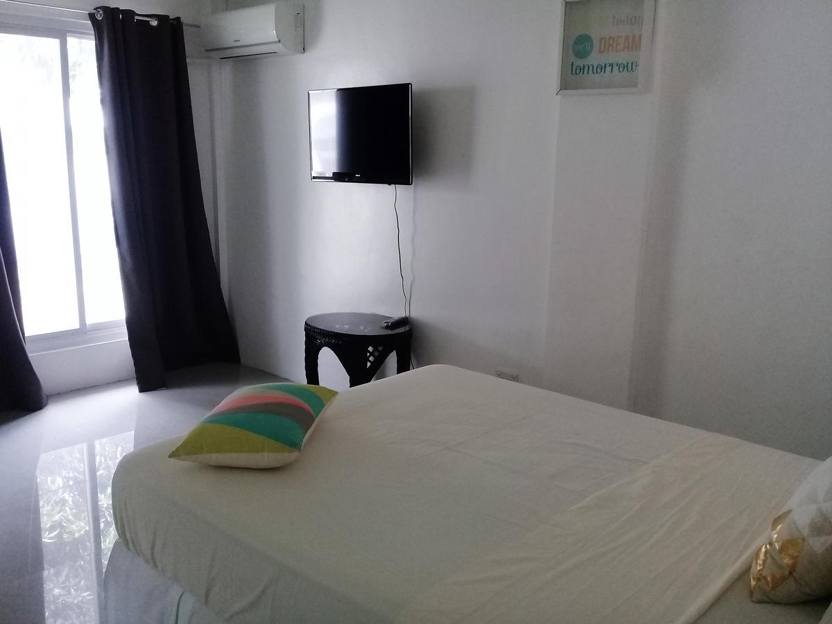Palompon Sergi'S Resort And Hotel מראה חיצוני תמונה